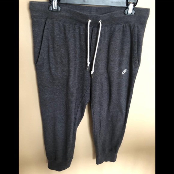 Nike Pants - Nike cropped Sweats